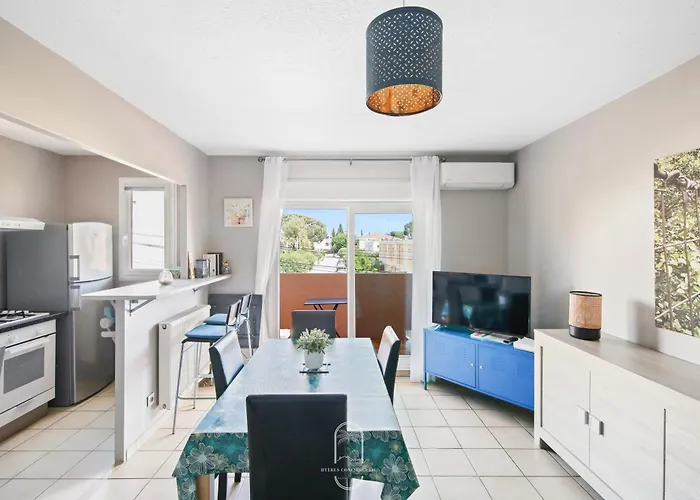 Hyères Proche Centre - T2 Clim/Pk/WIFI